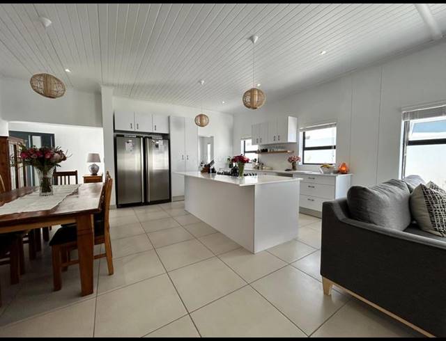 3 BEDROOM HOUSE FOR SALE IN GOLDEN MILE